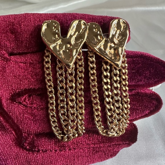 Zara Casually Gold Heart  Earrings - Picture 6 of 11